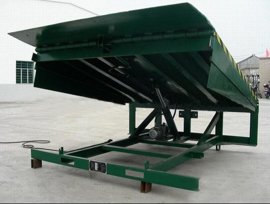 曲臂式升降機(jī)